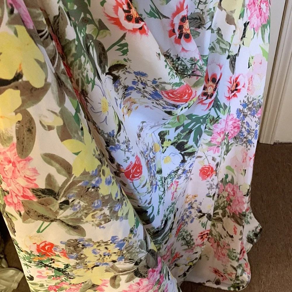 MAC DUGGAL
Floral Print Faux Wrap Flutter Sleeve A Line Gown - Picture 9 of 17